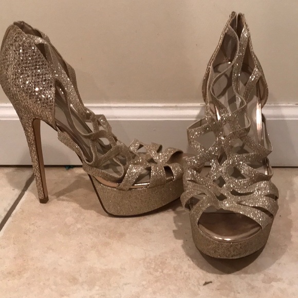 Never worn gold sparkle platform heels - Picture 1 of 2